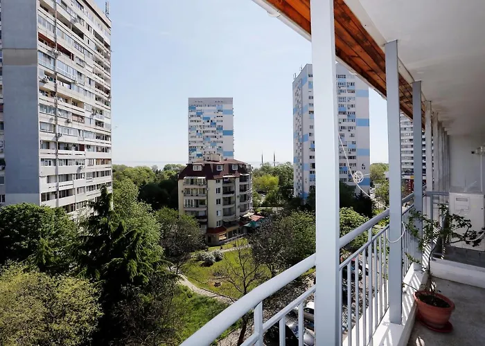 Апартамент Lazur Sunrise *